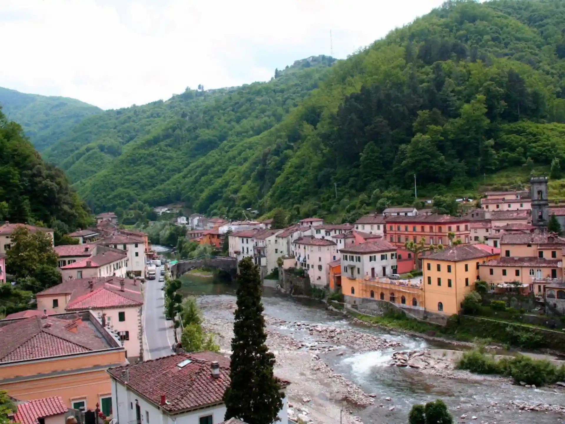 explore lucca and tuscany from guzzano (1)
